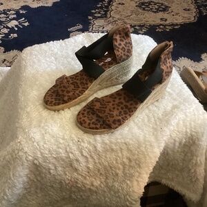 Leopard print sandals